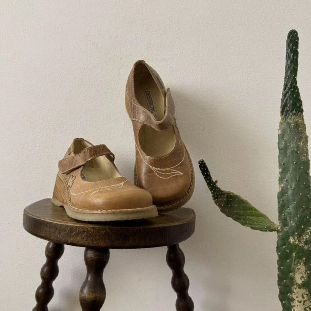 Brown leather chunky retro Mary Janes shoes
